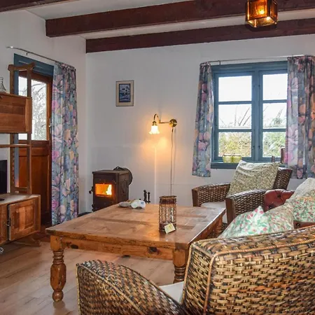Holiday home Lovely In With Kitchen Humble